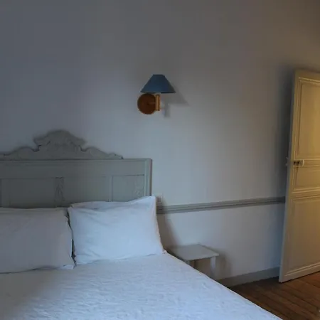 Les Mouettes Bed & Breakfast *